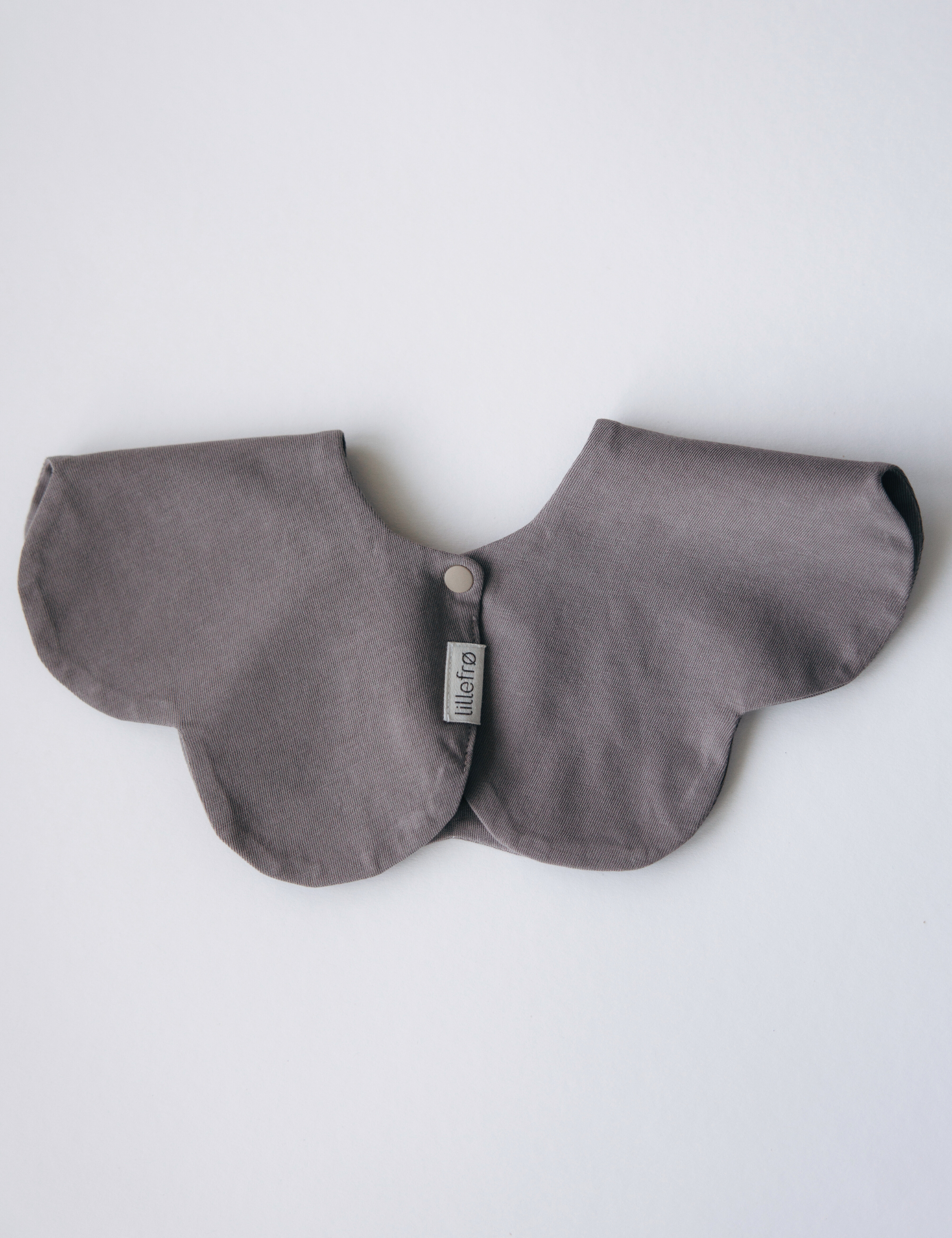 Blomst Bib - catechu brun