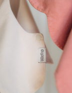 Blomst Bib - rabarbra krem